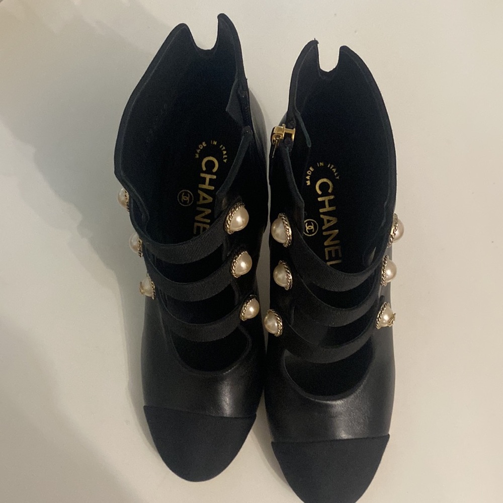 Authentic Chanel Bootie boots - Picture 4 of 7